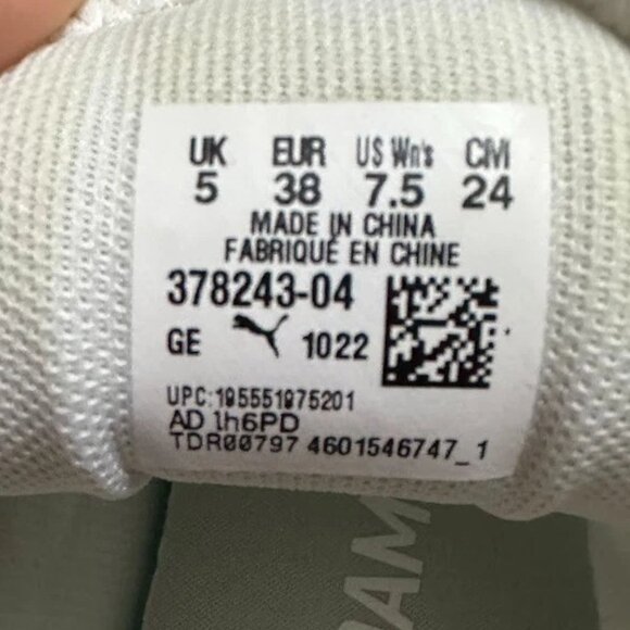 Puma Women's Sneakers Sport Size: 7.5 - Picture 6 of 6